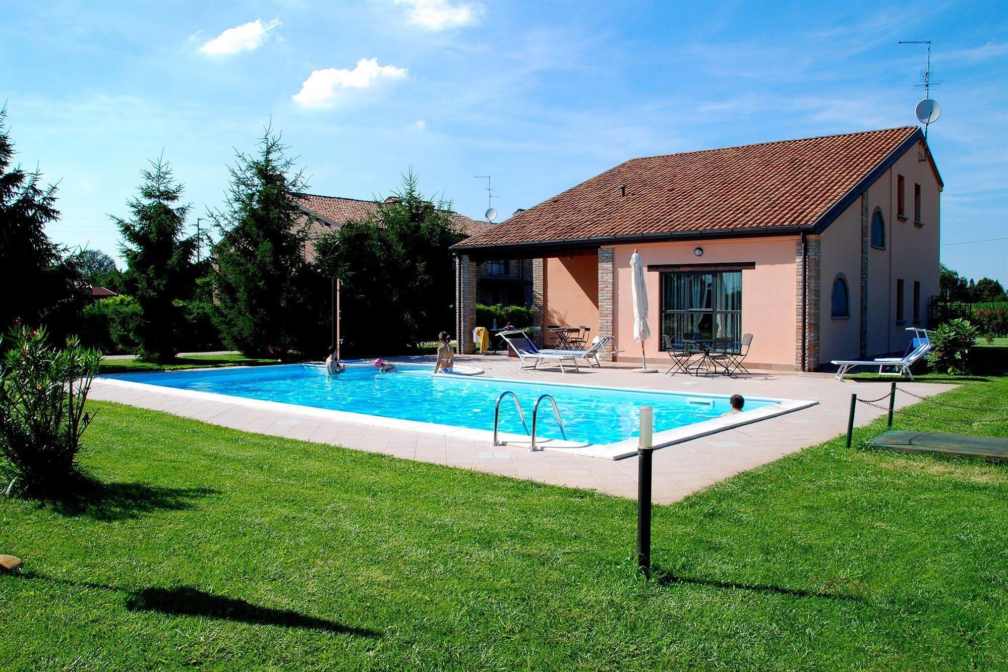 Agriturismo-R&B Corte Dei Gioghi Ferrara Exteriör bild