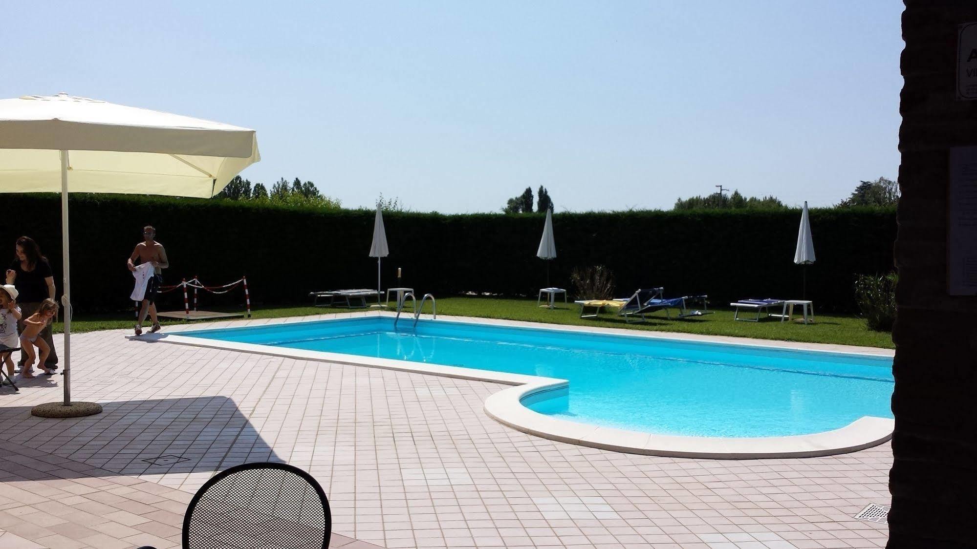 Agriturismo-R&B Corte Dei Gioghi Ferrara Exteriör bild