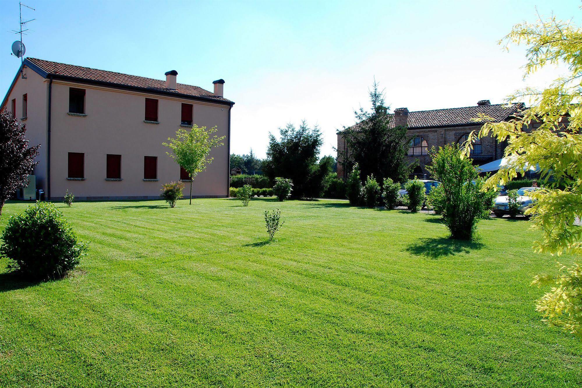 Agriturismo-R&B Corte Dei Gioghi Ferrara Exteriör bild